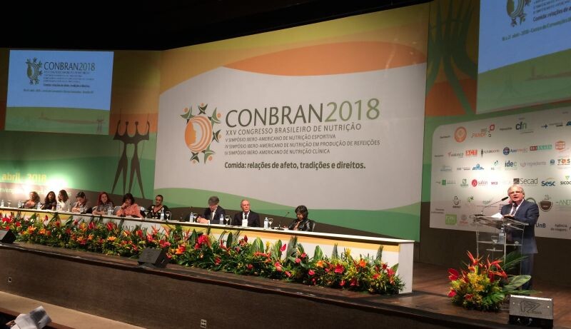 primeiro-dia-de-conbran-reune-mais-de-3-mil-nutricionistas-em-brasilia