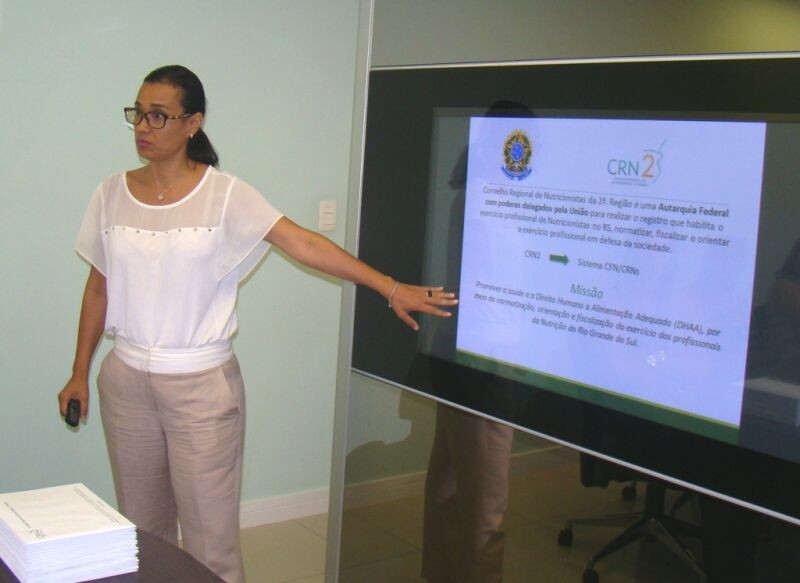 nutricionistas-recebem-carteira-de-identidade-profissional-em-porto-alegre