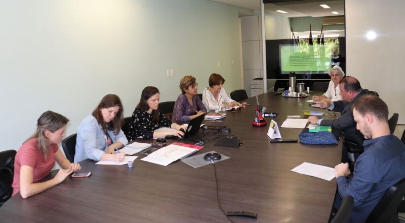 crn-2-realiza-reuniao-para-debater-projetos-de-lei-da-alimentacao-escolar