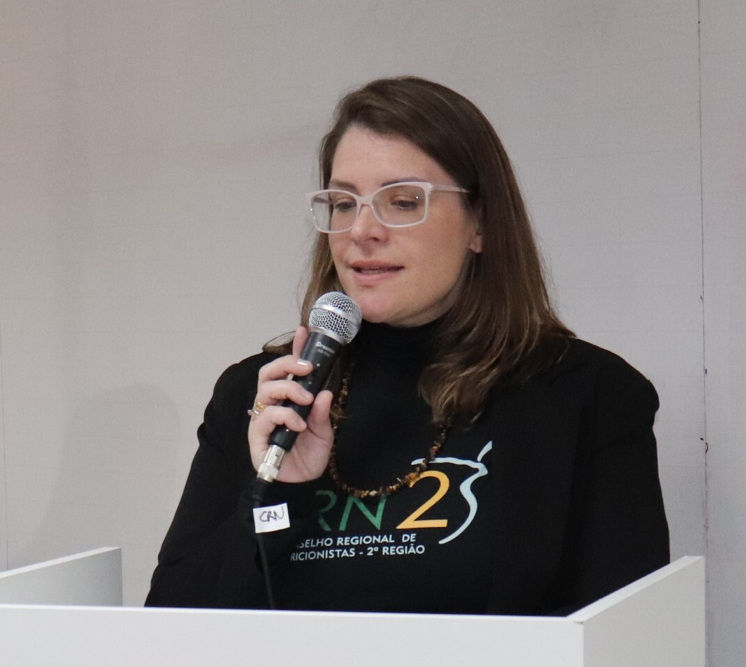 ana lucia depois mesa abertura.jpg