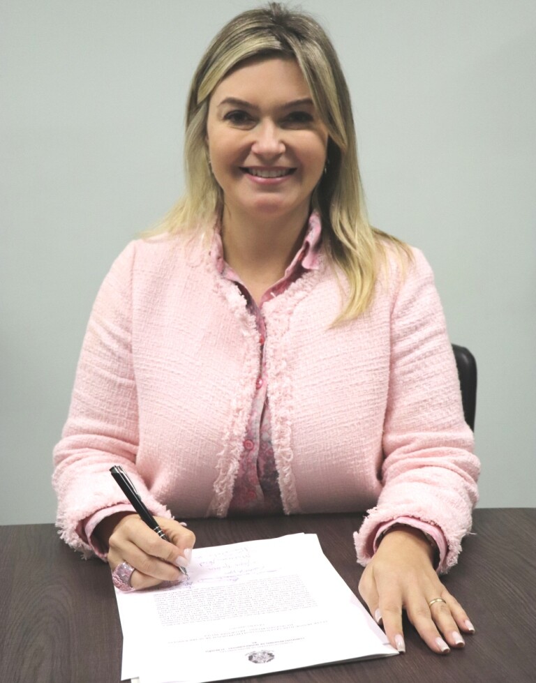 Aline Petter Schneider2.jpg