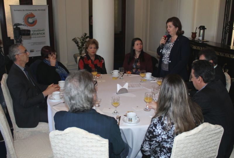 cafe-da-manha-marca-o-lancamento-da-campanha-da-semana-da-alimentacao