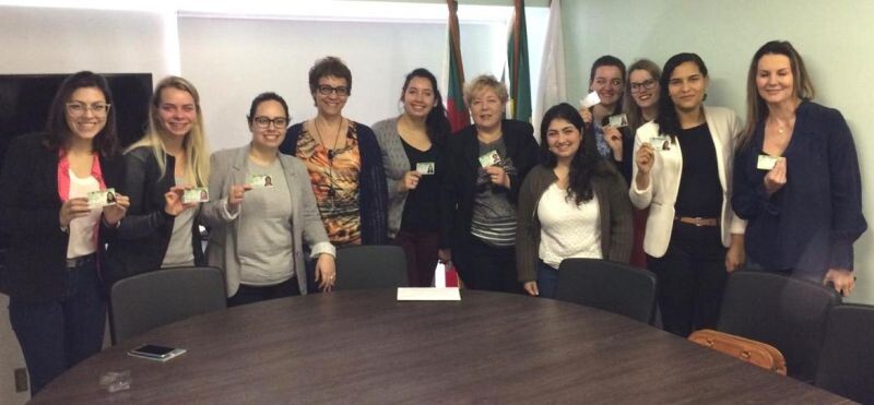 crn-2-entrega-carteiras-de-identidade-profissional-em-porto-alegre